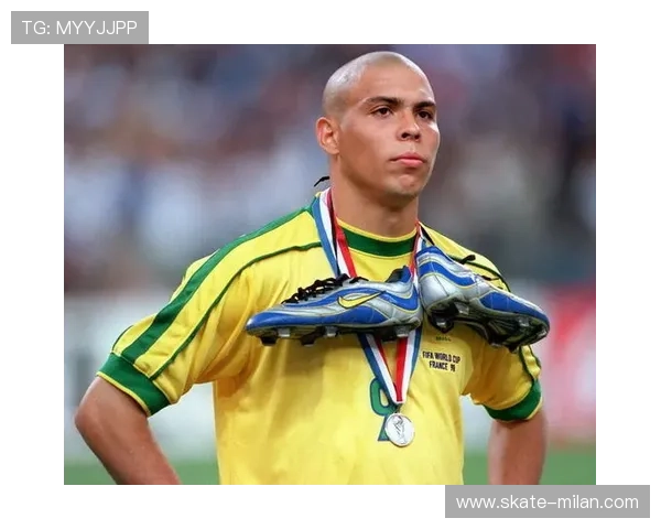 荷兰足球队速度之王：跑得最快的球员及其传奇故事