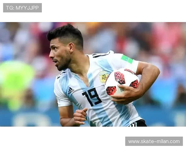 足球五冠荣誉加身的传奇球星盘点及其辉煌成就解析