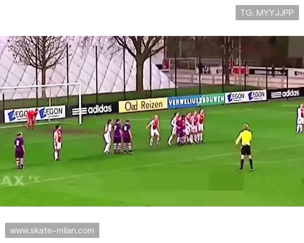 足球场上的小球星风采集锦展现少年足球天赋与激情 足球场上的小球星风采集锦展现少年足球天赋与激情